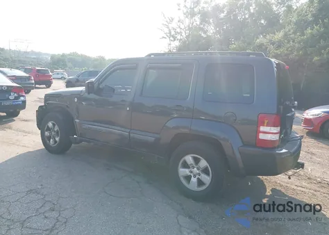 2010 Jeep Liberty Sport z USA, uszkodzony, nr VIN 1J4PN2GK7AW160503